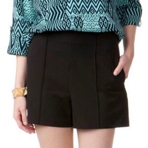Quinn Black Highrise Shorts Size Small